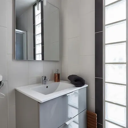 Centre Appt 2 Chambres, Linge, Parking, Wifi